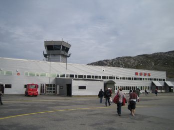 [Nuuk airport]
