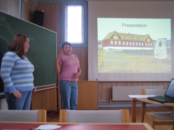 [Greenlandic student presentation]