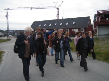 [Walking to Ilinniarfissuaq]